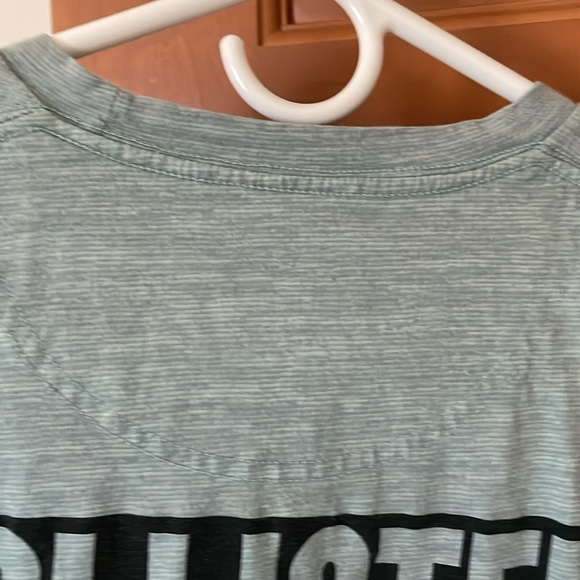 Hollister T-shirt men’s size large - Picture 7 of 9